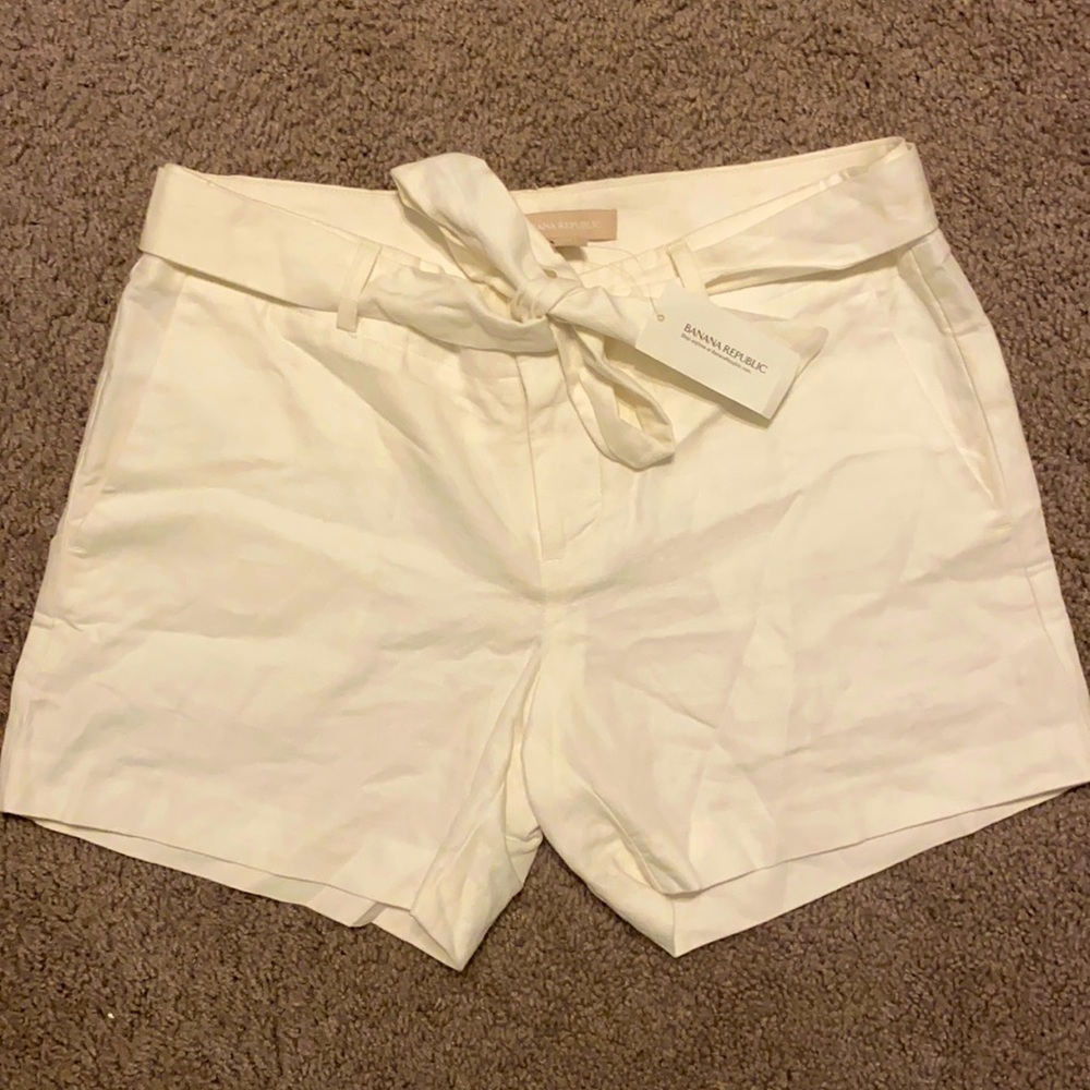 Women’s 0 Banana Republic White Shorts